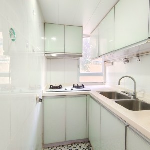 大围美城苑女生套房单间-地铁1站4分到九龙塘，下地铁后步行即可到校