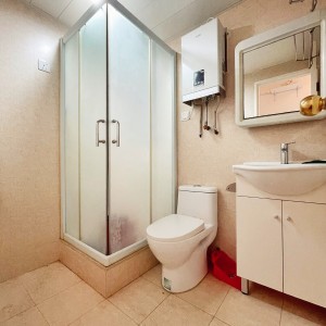 九龙又一居女生五人套间(8/28座)-城大步行9分，浸会巴士2站15分通勤，步行25分钟，学校旁的家