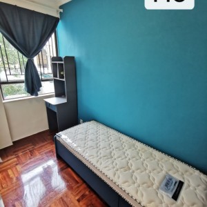 九龙又一居女生六人套间(6/9/2/21座)-城大步行9分，浸会巴士2站15分通勤，步行25分钟，学校旁的家