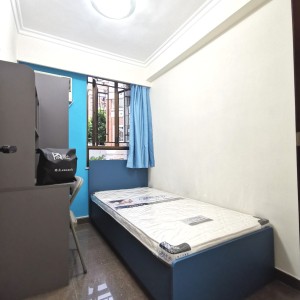 九龙又一居男生六人套间(11/18/20/16座)-城大步行9分，浸会巴士2站15分通勤，步行25分钟，学校旁的家