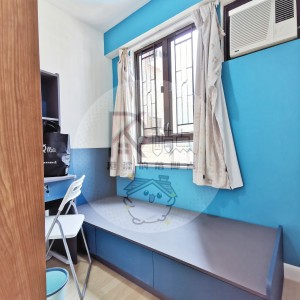 九龙又一居女生六人带客厅套间-城大步行9分，浸会巴士2站15分通勤，步行25分钟，学校旁的家