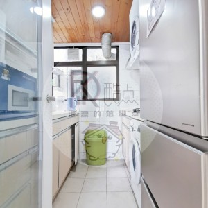 九龙又一居女生六人带客厅套间-城大步行9分，浸会巴士2站15分通勤，步行25分钟，学校旁的家