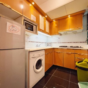 西贡东港城女生七人户型（2座）-超值五室双卫，科技大学巴士20分钟直达，楼下就是地标商场