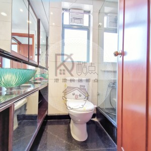 蔚蓝湾畔豪华小区五室两卫七人套间（2座、7座）-港科大巴士14分直达，出门即坑口地铁站交通方便，周边商圈林立