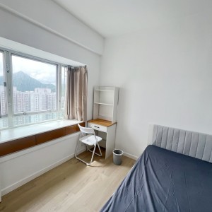 西贡东港城男生五人间（7座）-科技大学巴士20分钟直达，楼下就是地标商场