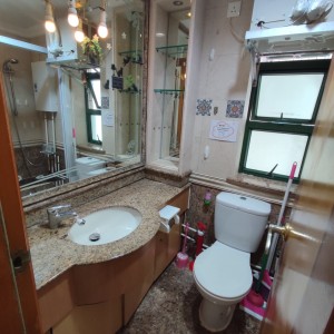 西贡东港城男生四人间（2座）-超值三室一卫，科技大学巴士20分钟直达，楼下就是地标商场