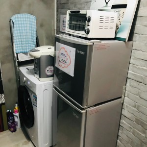 尖沙咀侨丰大厦男生独卫六人户型-距佐敦站500米，理工步行400米即达，通勤之路不再漫长，仅剩最后1间双人间