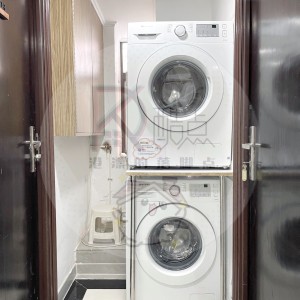 弥敦道太子大厦公寓十二人套间男女生均可（3楼AB室）-均有独卫，距理工巴士16分，浸会巴士15分，城大地铁两站，都会巴士6分