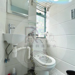 弥敦道太子大厦公寓六人套间仅限男生（5楼C室）-均有独卫，距理工巴士16分，浸会巴士15分，城大地铁两站，都会巴士6分