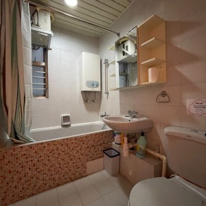 西环学士台女生六人公寓-港大巴士8分即达，离港大最近的房源之一，仅剩1间单间两间双人间！