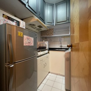 西环学士台女生六人公寓-港大巴士8分即达，离港大最近的房源之一，仅剩1间单间两间双人间！