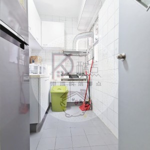 大埔新达广场3座男生四人四室套间-教育大学巴士15分钟可达，中文大学地铁直达通勤25分，出门即大埔墟地铁站，周边商圈丰富生活便利