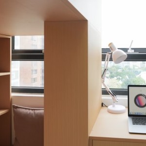 尖沙咀柯士甸道132-134号太极大楼2层D8特大阳光房5分可达理工近地铁