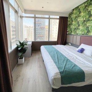 KONE男生专属独卫双人间-步行旺角地铁站🚇3分钟；油麻地地铁站🚇3分钟，理工巴士9分钟直达