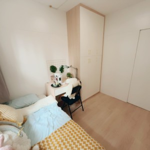 西营盘-景萃园D座7楼E房女生专属单间超大衣柜港大步行可达有电梯