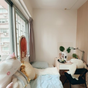 西营盘-景萃园D座2楼E房男生超值单间带窗超大储物空间港大步行可达