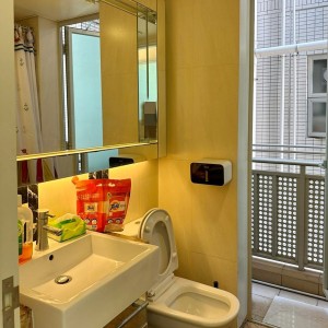 大围名城2-1-49女生五室套间-城大浸会地铁1站4分到九龙塘，下地铁后步行即可到校，全程20分钟内