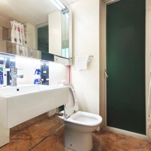 大围名城2-3-35男生五室双卫套间-地铁1站4分到九龙塘，下地铁后步行即可到校，全程20分钟内