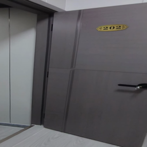 尖沙咀73号202独卫单间带家私-理工步行五分，都会巴士15分，地铁站步行5分，位置绝佳