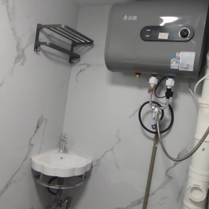 中环街市旁铁行里独栋学生公寓单人间1C-港铁三站直达港大，加步行15分钟内到，紧邻商圈上班族也适合