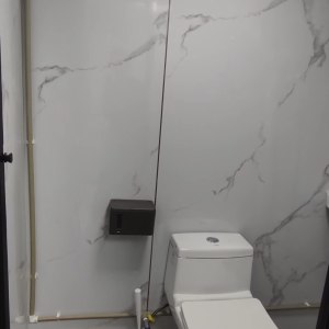 中环街市旁铁行里独栋学生公寓单人间1C-港铁三站直达港大，加步行15分钟内到，紧邻商圈上班族也适合