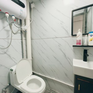 港岛金钟秀华坊港大studio单人B大窗户房-超全配套带食堂，三分钟到金钟，港大全程18分钟理工全程20多分钟，交通超便利