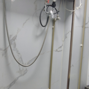 尖沙咀73号女生专属带窗单间配家私201B-理工步行五分，都会巴士15分，地铁站步行5分，位置绝佳