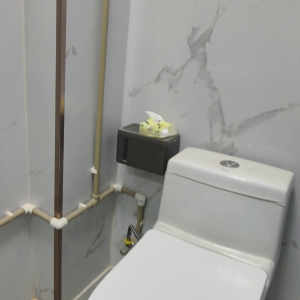 尖沙咀73号女生专属带窗单间配家私201B-理工步行五分，都会巴士15分，地铁站步行5分，位置绝佳