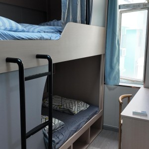 尖沙咀73号超值双人间带打扫配空调502-理工步行五分，都会巴士15分，地铁站步行5分，位置绝佳