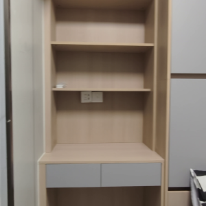 中环街市旁铁行里独栋学生公寓单人间5C房-港铁三站直达港大，加步行15分钟内到，紧邻商圈上班族也适合