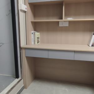 中环街市旁铁行里独栋学生公寓单人间3C房-港铁三站直达港大，加步行15分钟内到，紧邻商圈上班族也适合