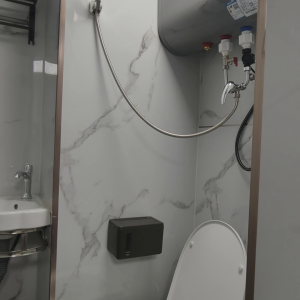 中环街市旁铁行里独栋学生公寓单人间3C房-港铁三站直达港大，加步行15分钟内到，紧邻商圈上班族也适合