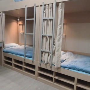 尖沙咀65号307豪华四人间男生专属，领包入住配家电，理工步行五分，尖沙咀地铁站步行6分，都会大学巴士通勤15分