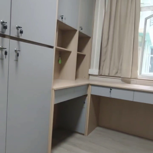 尖沙咀65号307豪华四人间男生专属，领包入住配家电，理工步行五分，尖沙咀地铁站步行6分，都会大学巴士通勤15分