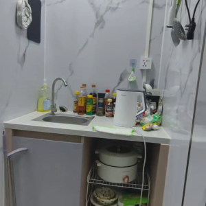 尖沙咀65号307豪华四人间男生专属，领包入住配家电，理工步行五分，尖沙咀地铁站步行6分，都会大学巴士通勤15分