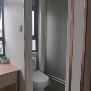 尖沙咀柯士甸道132-134号太极大楼4层B6号房男生专属单间独卫-近地铁理工步行可达超大衣柜