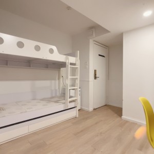 佐敦-青年公寓801-上下铺双人间独卫带洗衣机，佐敦站步行2分，理工8分钟巴士+步行即可到校，都会23分