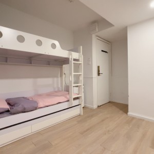 佐敦-青年公寓801-上下铺双人间独卫带洗衣机，佐敦站步行2分，理工8分钟巴士+步行即可到校，都会23分