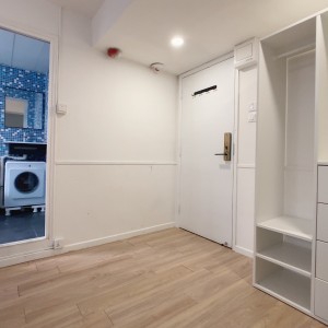 佐敦-青年公寓809-上下铺双人间独卫带洗衣机，佐敦站步行2分，理工8分钟巴士+步行即可到校，都会23分