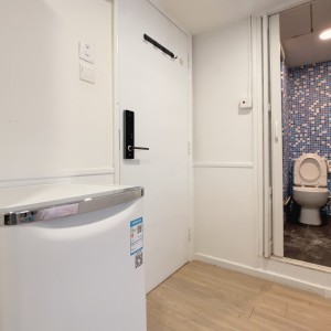 佐敦-青年公寓810-双床双人间独卫带洗衣机，佐敦站步行2分，理工8分钟巴士+步行即可到校，都会23分