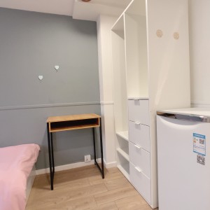 佐敦-青年公寓813-超大双人床单间独卫带洗衣机，佐敦站步行2分，理工8分钟巴士+步行即可到校，都会23分