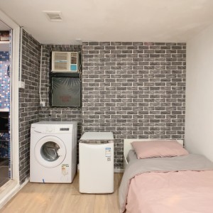 佐敦-青年公寓816-双人大床独卫带洗衣机，佐敦站步行2分，理工8分钟巴士+步行即可到校，都会23分