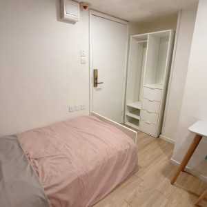 佐敦-青年公寓816-双人大床独卫带洗衣机，佐敦站步行2分，理工8分钟巴士+步行即可到校，都会23分