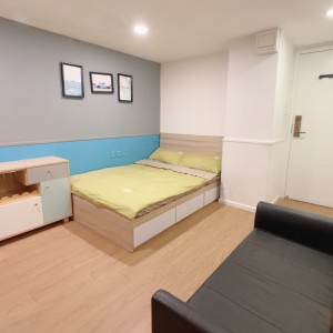 佐敦-青年公寓888 -双人大床单间独卫带洗衣机，佐敦站步行2分，理工8分钟巴士+步行即可到校，都会23分