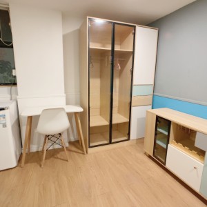 佐敦-青年公寓888 -双人大床单间独卫带洗衣机，佐敦站步行2分，理工8分钟巴士+步行即可到校，都会23分