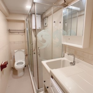 佐敦-青年公寓888 -双人大床单间独卫带洗衣机，佐敦站步行2分，理工8分钟巴士+步行即可到校，都会23分