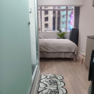 湾仔鵝頸波斯富大厦5D-B-近铜锣湾地铁站，港大20分钟通勤独卫大窗单间地段繁华