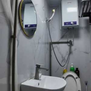 旺角通菜街139号603-精装studio大床房地铁步行4分，理工乘巴士11分钟可到达，工作就读都可选