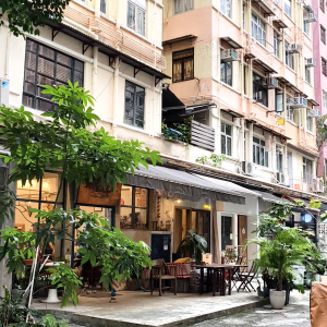 港岛金钟秀华坊港大studio特大阳台房D+-超全配套带食堂三分钟到金钟，港大全程18分钟理工全程20多分钟，交通超便利