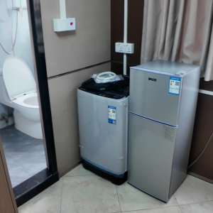 旺角通菜街139号608-精装studio大床房地铁步行4分，理工乘巴士11分钟可到达，工作就读都可选